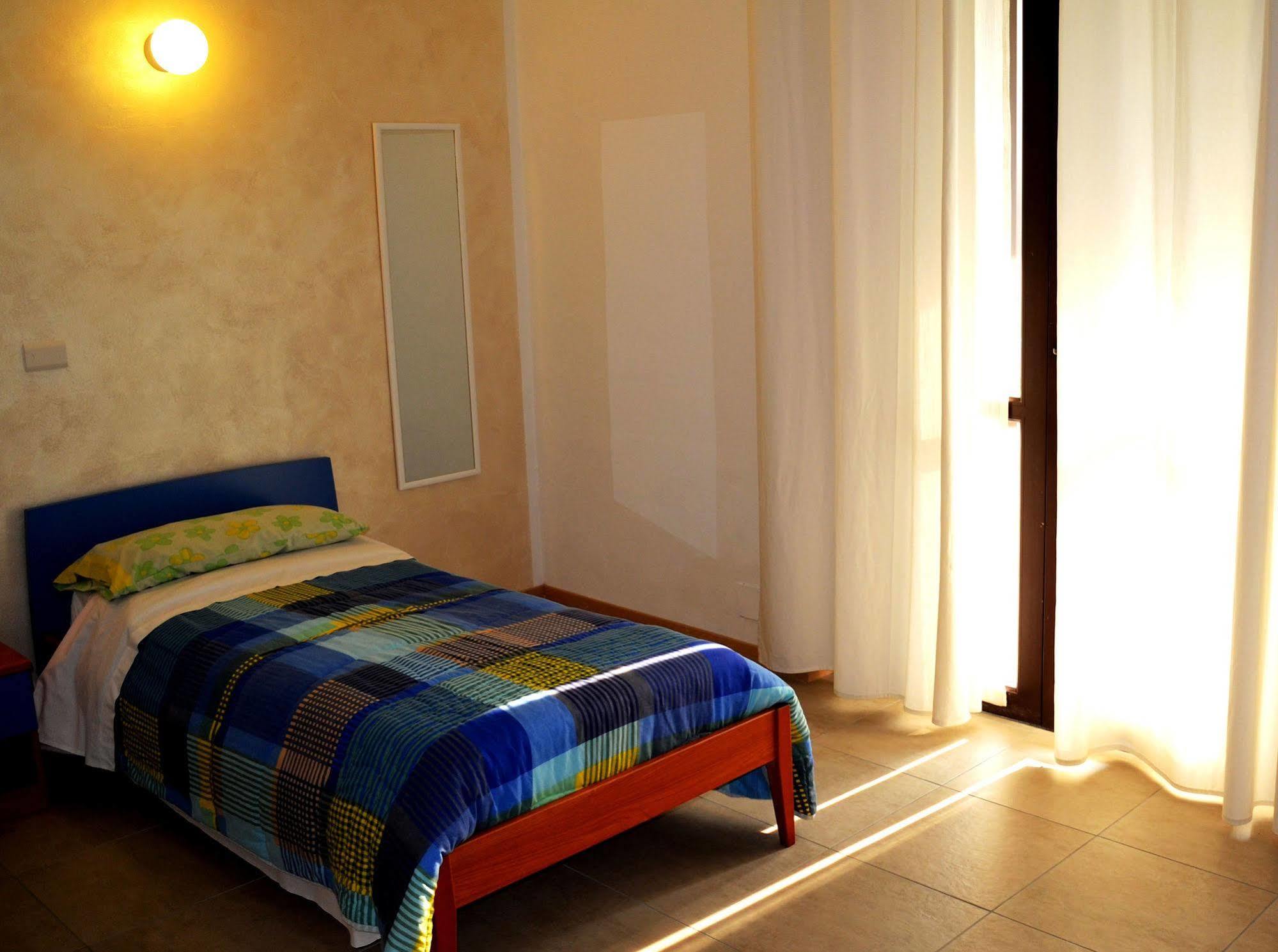 B&B Villa Monterosa Con Piscina Castronno Luaran gambar