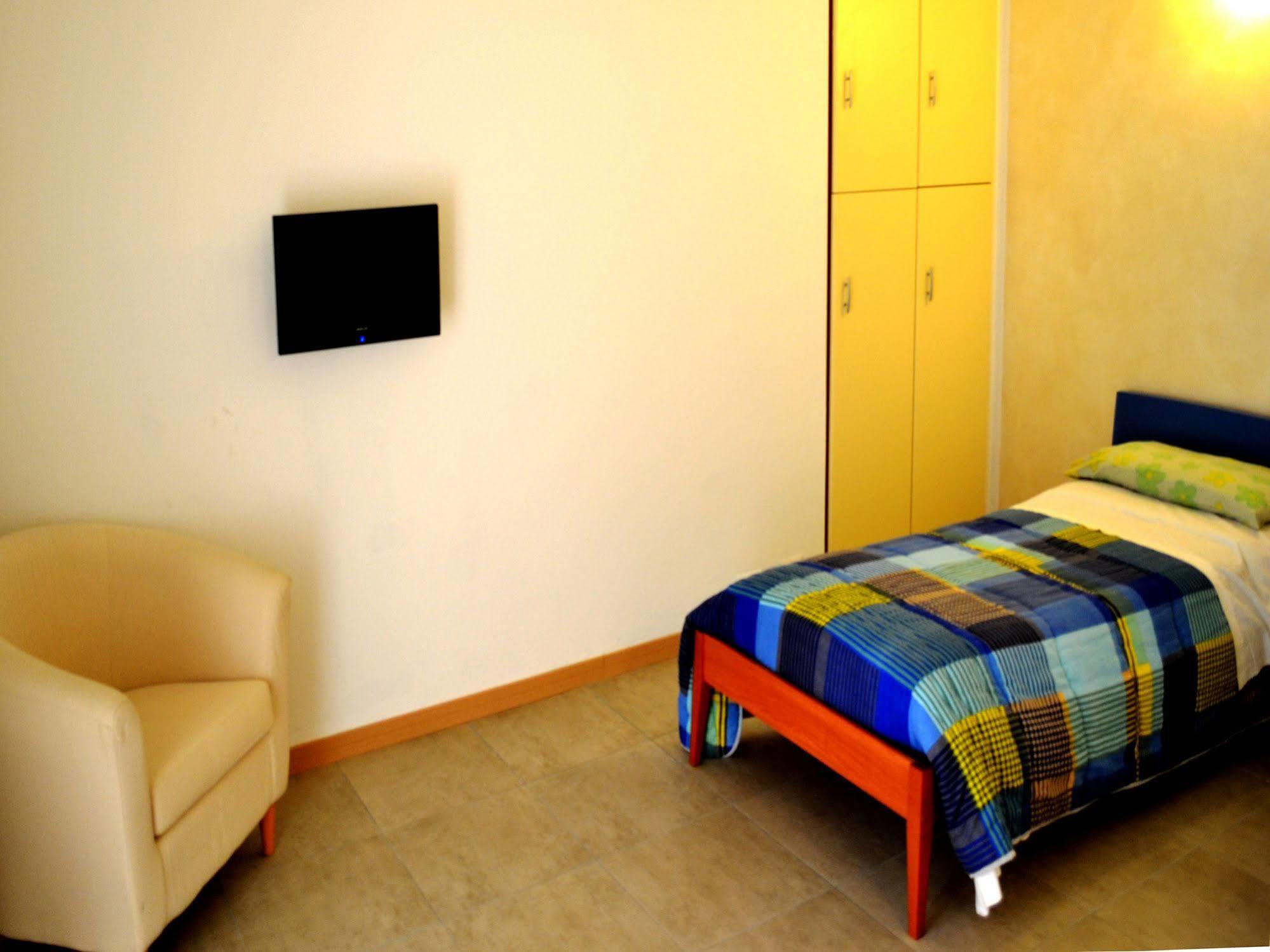 B&B Villa Monterosa Con Piscina Castronno Luaran gambar