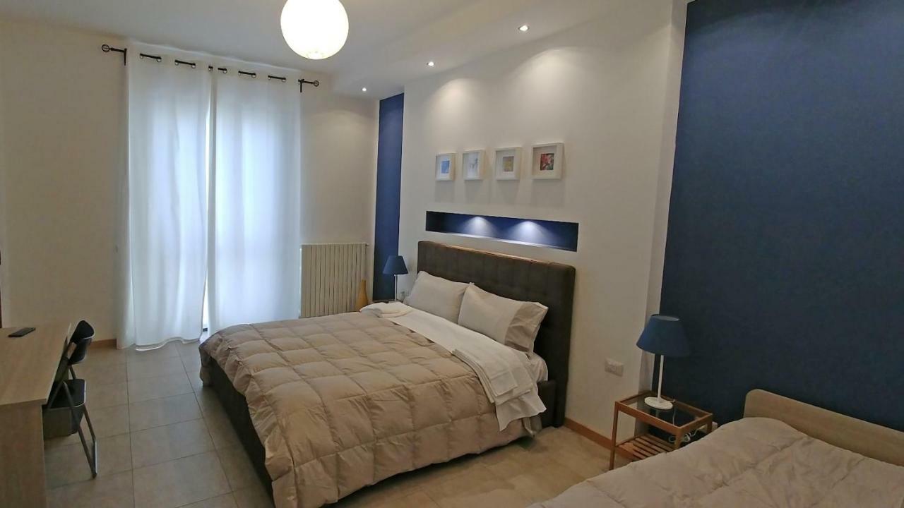 B&B Villa Monterosa Con Piscina Castronno Luaran gambar