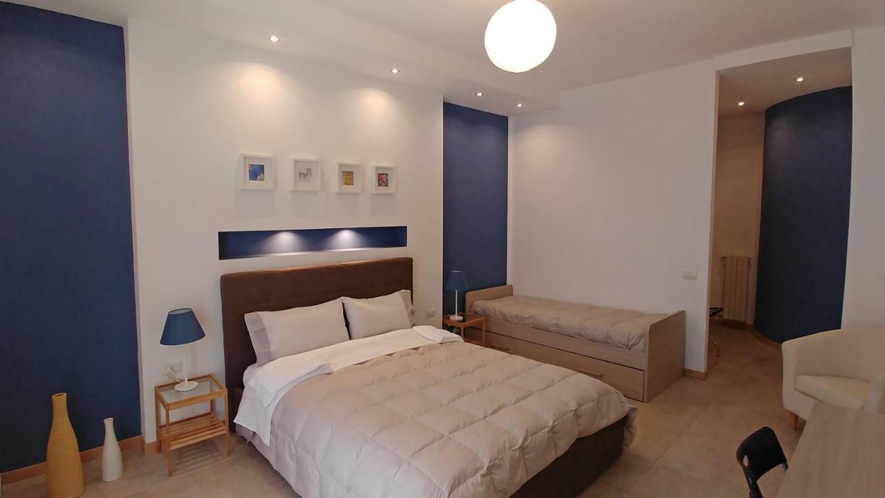 B&B Villa Monterosa Con Piscina Castronno Luaran gambar